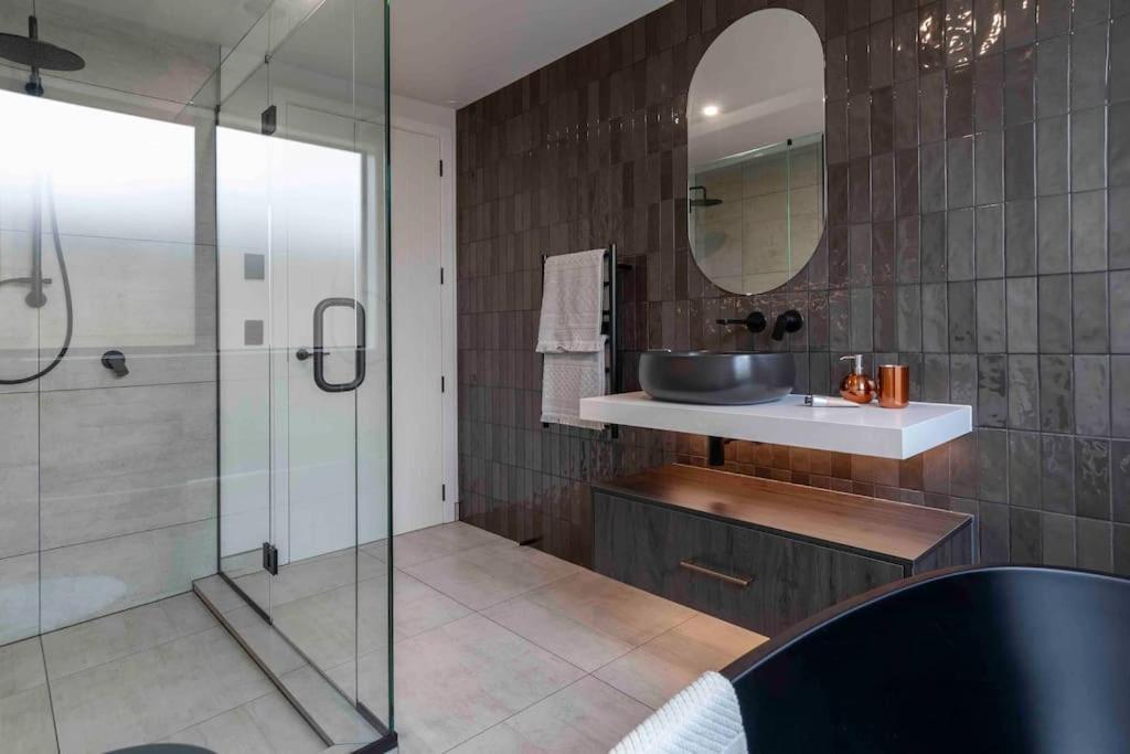 Luxury Escape In Cbd - Walking Distance To Town Villa Tauranga Exterior foto