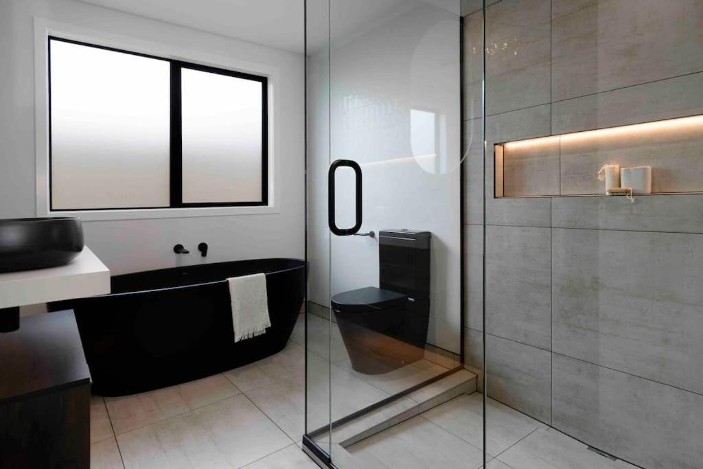 Luxury Escape In Cbd - Walking Distance To Town Villa Tauranga Exterior foto